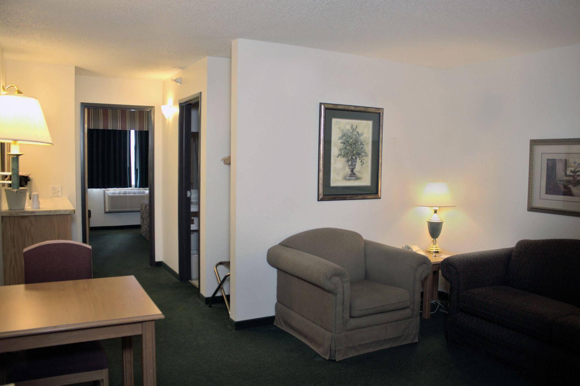 Americas Best Value Inn Annandale Exterior foto
